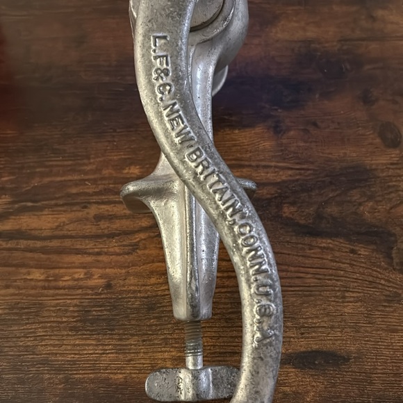 Vintage Mounted Food Grinder - Picture 3 of 7